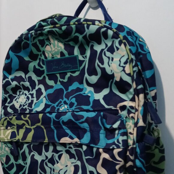Vera Bradley Blue Floral Katalina Pattern Backpack Adjustable Straps/ nwot - Picture 4 of 14
